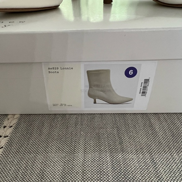 A New Day Womens Lonnie Kitten Heel Stretch Ankle Boots White 6M - Picture 4 of 6